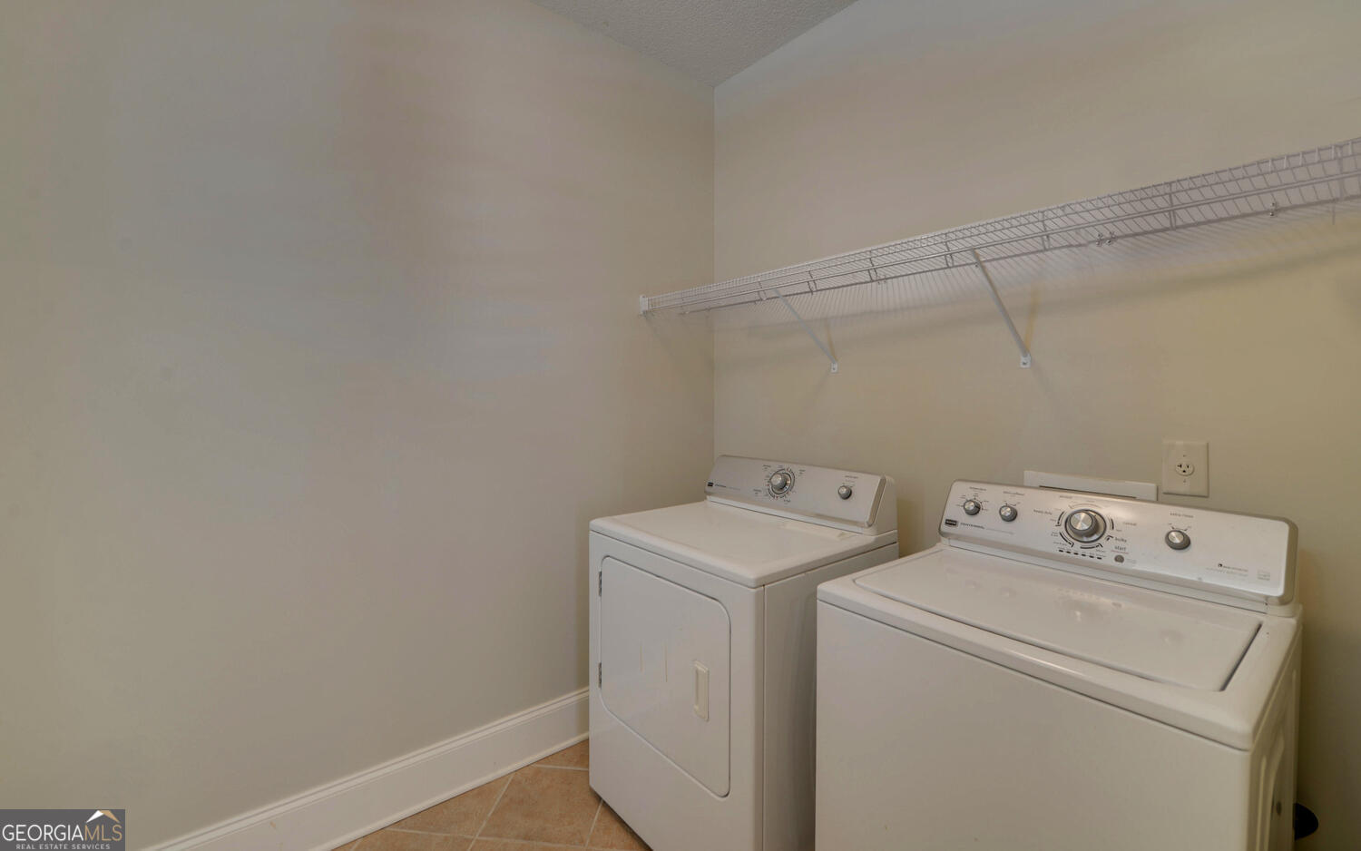 60 Browns Lane Hartwell, GA 30643 - Photo 31 of 89 a utility room with dryer and washer