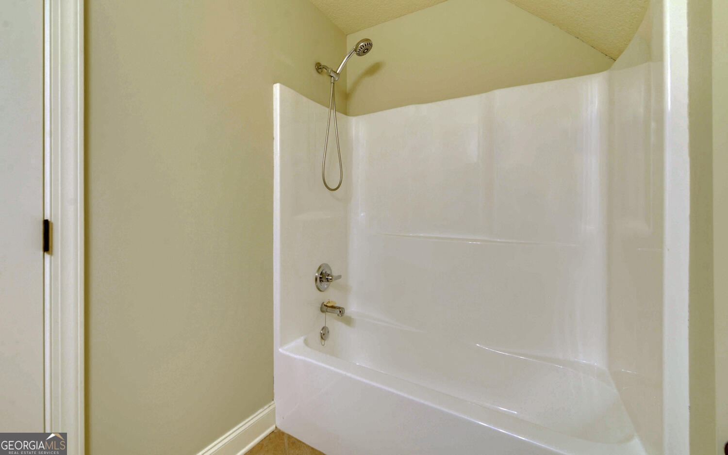 60 Browns Lane Hartwell, GA 30643 - Photo 43 of 89 a bathroom with a shower and a bath tub