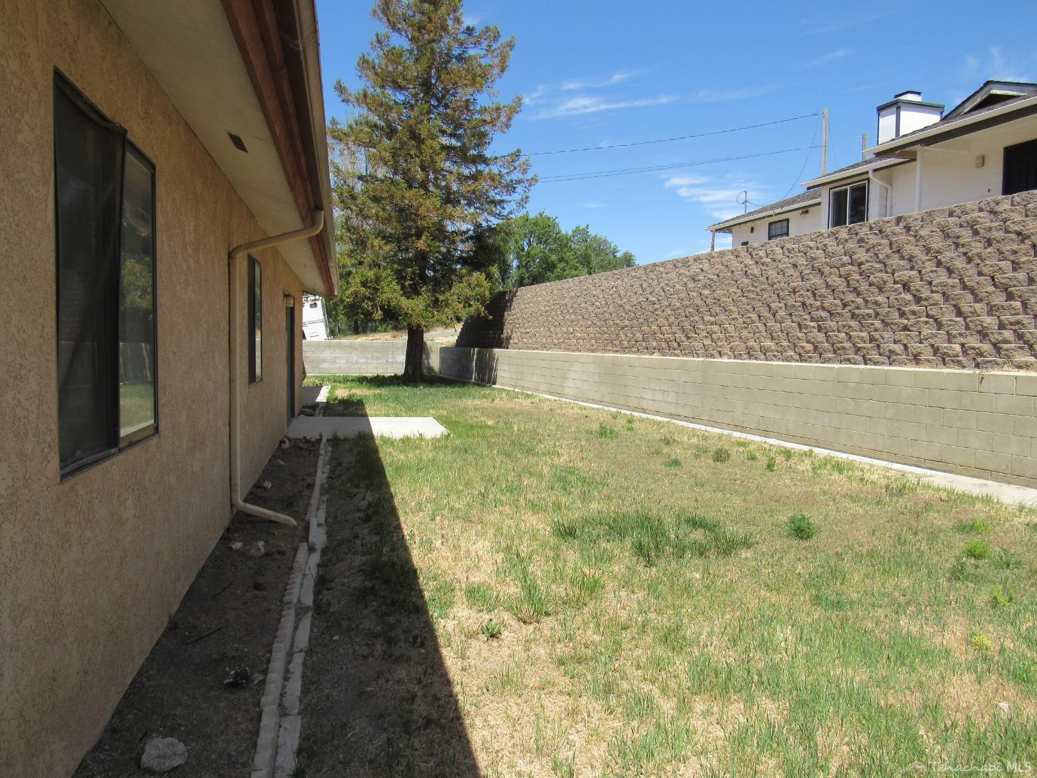 20008 Springhill Avenue Tehachapi, CA 93561 - Photo 19 of 32 Gallery Image 19
