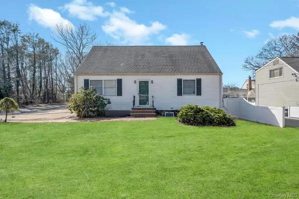 $675,000 | 532 Park Avenue, Centereach, NY 11720