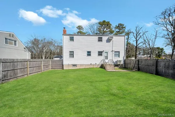 $675,000 | 532 Park Avenue, Centereach, NY 11720