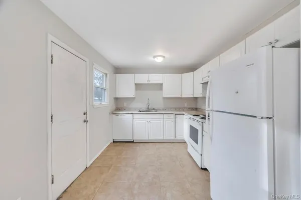 $675,000 | 532 Park Avenue, Centereach, NY 11720