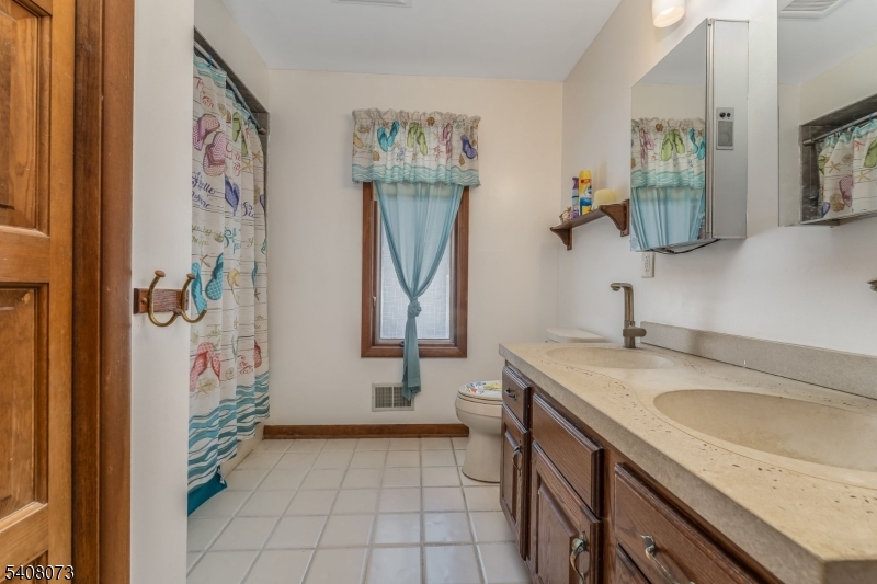 132 Mountain Road Phillipsburg, NJ 08865 - Photo 27 of 44