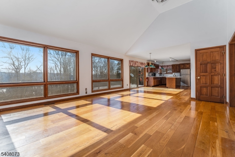 132 Mountain Road Phillipsburg, NJ 08865 - Photo 7 of 44