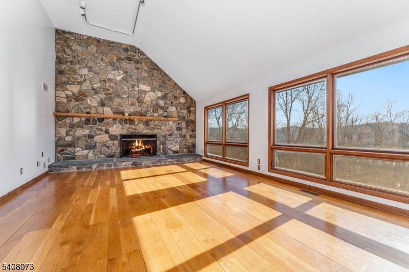 132 Mountain Road Phillipsburg, NJ 08865 - Photo 8 of 44