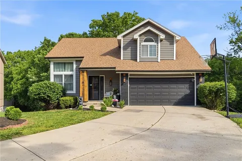 $370,000 | 817 Northwest Golden Court, Blue Springs, MO 64015