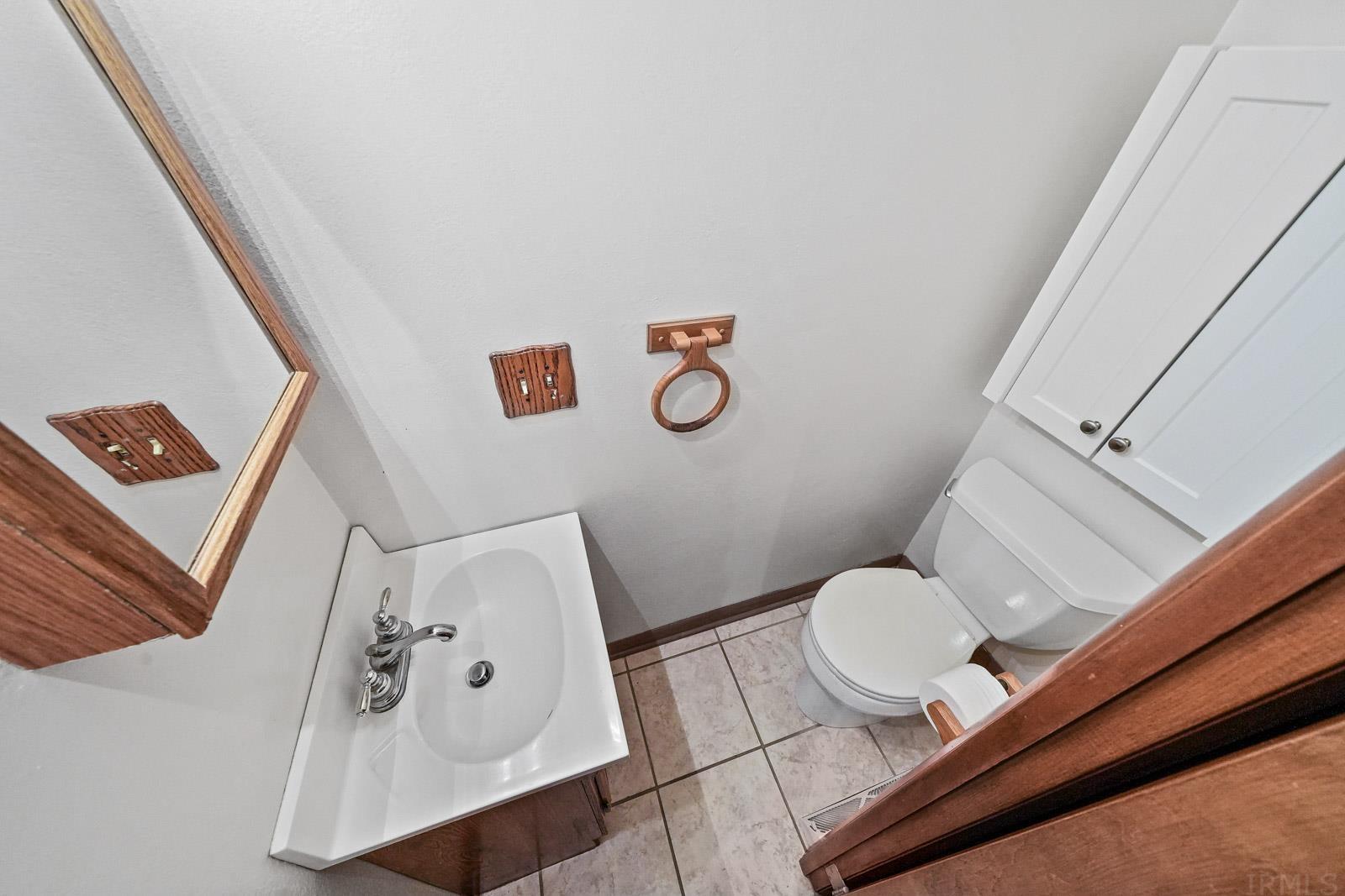 10244 Anderson Road Granger, IN 46530 - Photo 10 of 27 Gallery Image 10