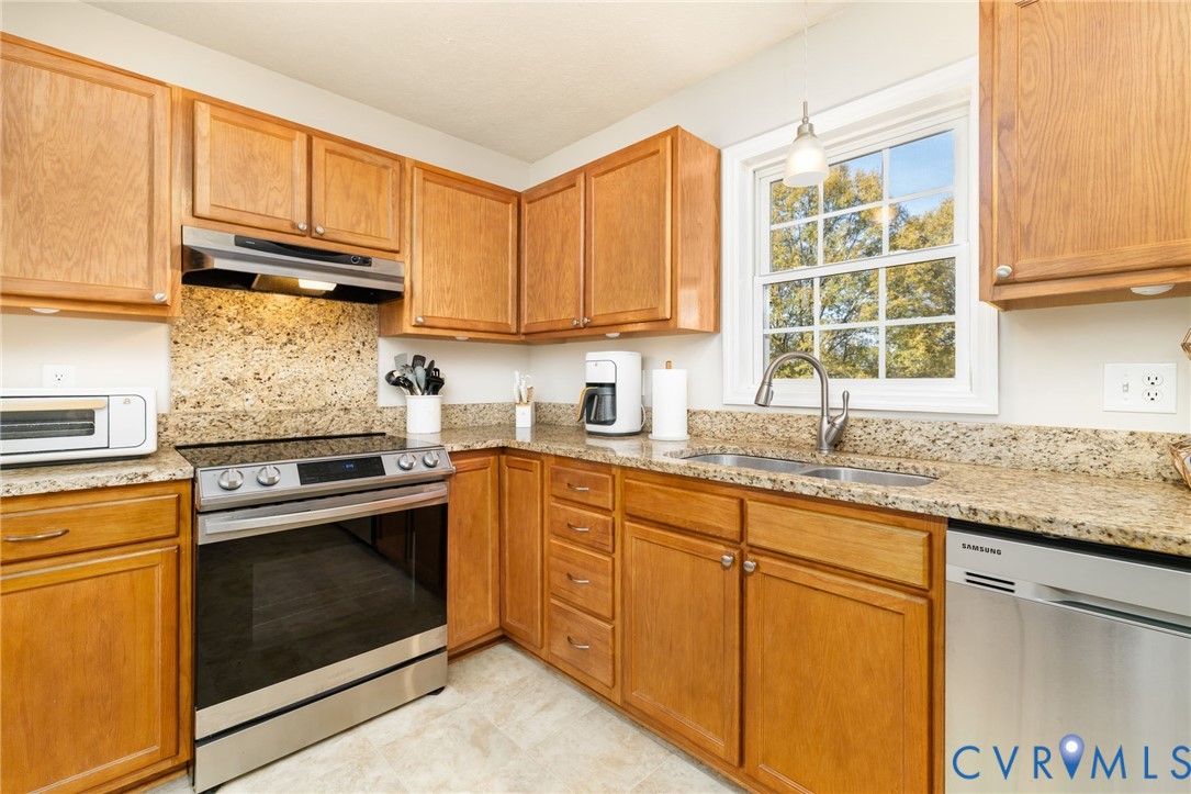 1724 Goodes Ferry Road South Hill, VA 23970 - Photo 8 of 44 Gallery Image 8