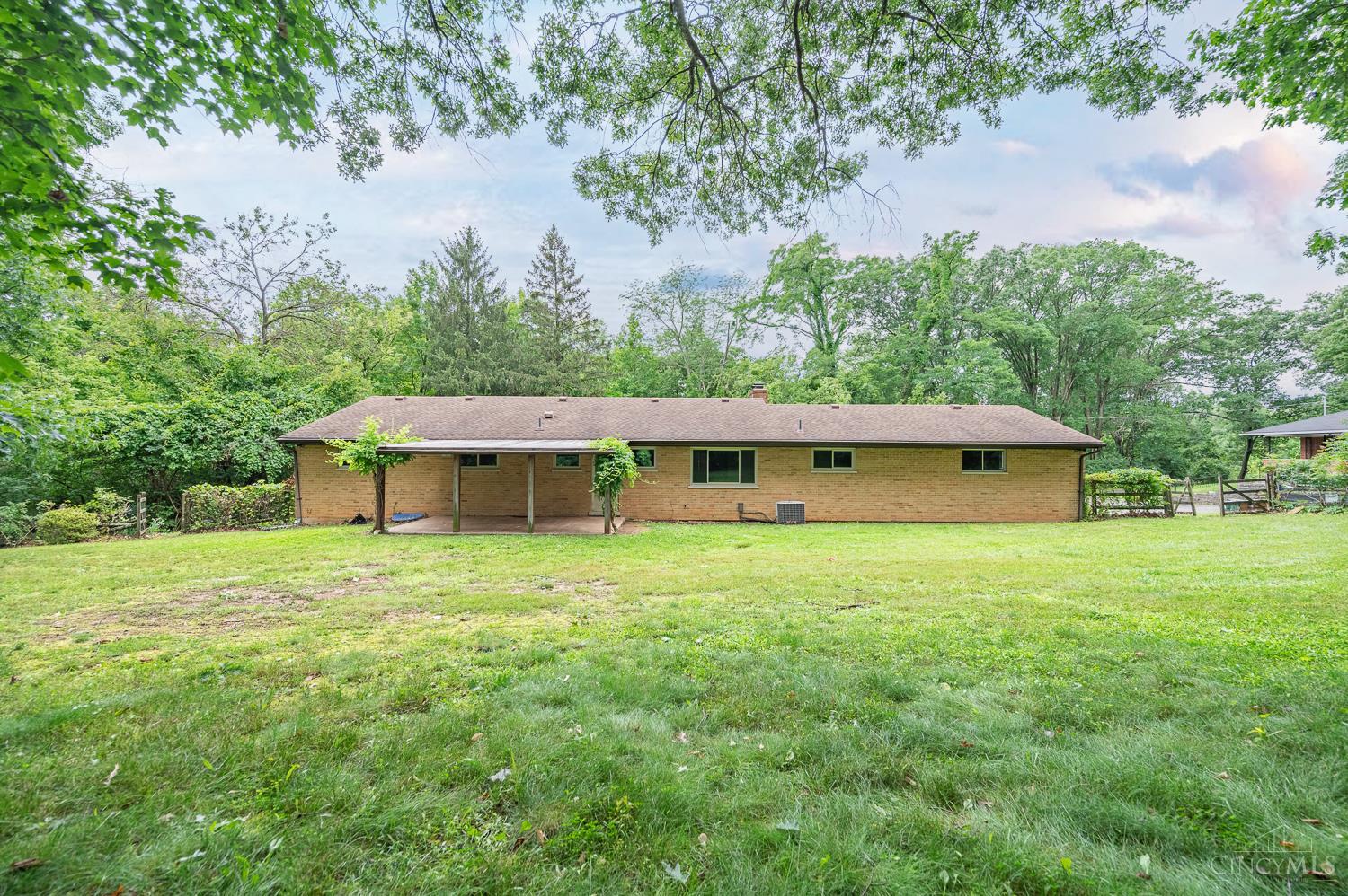 1976 Adams Road Cincinnati, OH 45231 - Photo 43 of 47 Gallery Image 43