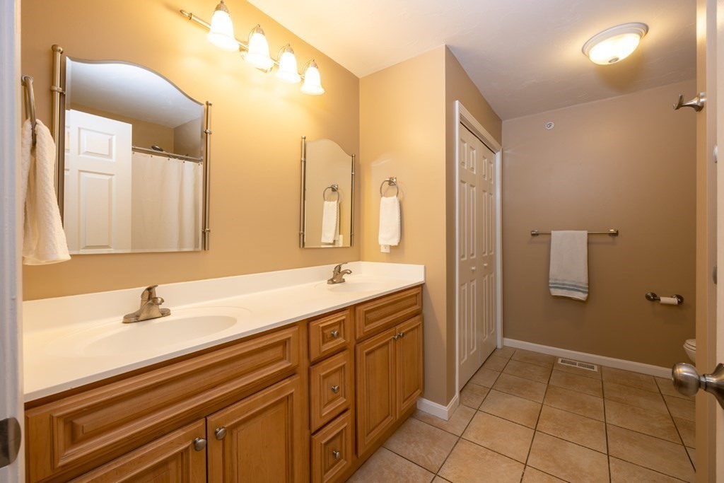 55 Riley Road, Unit 43 Lunenburg, MA 01462 - Photo 16 of 30