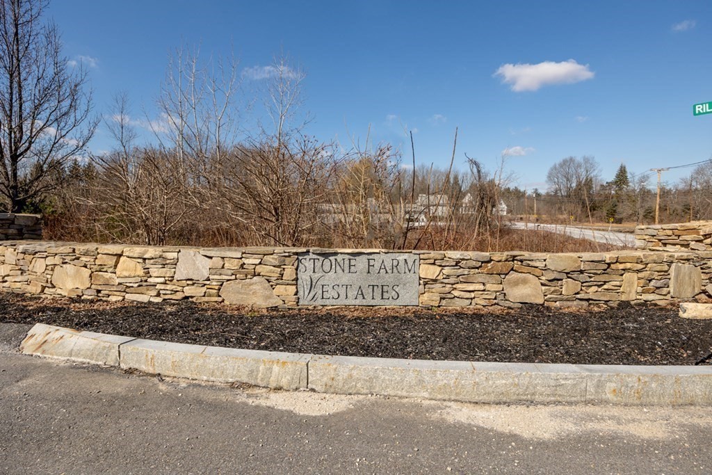 55 Riley Road, Unit 43 Lunenburg, MA 01462 - Photo 28 of 30