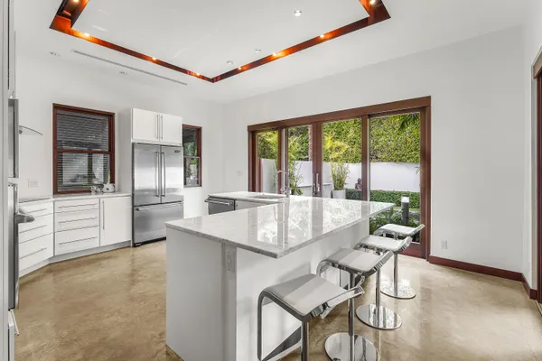 $8,500,000 | 179 East Main Street, Palm Beach, FL 33480