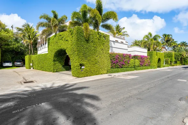 $8,500,000 | 179 East Main Street, Palm Beach, FL 33480
