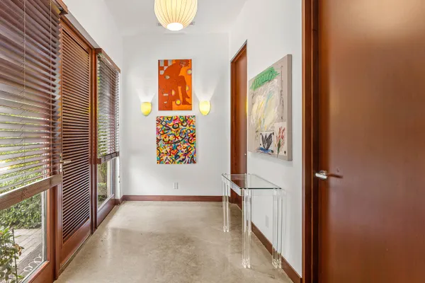 $8,500,000 | 179 East Main Street, Palm Beach, FL 33480