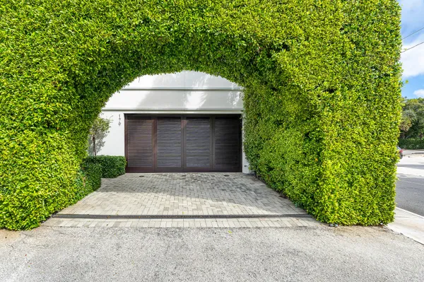 $8,500,000 | 179 East Main Street, Palm Beach, FL 33480