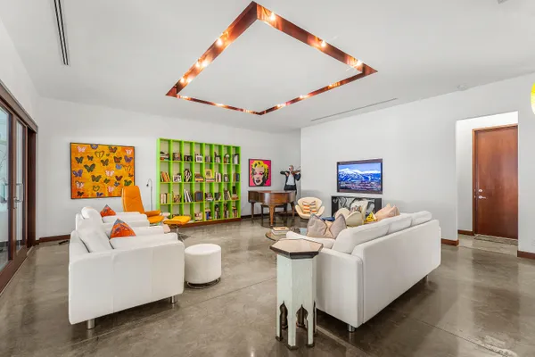 $8,500,000 | 179 East Main Street, Palm Beach, FL 33480