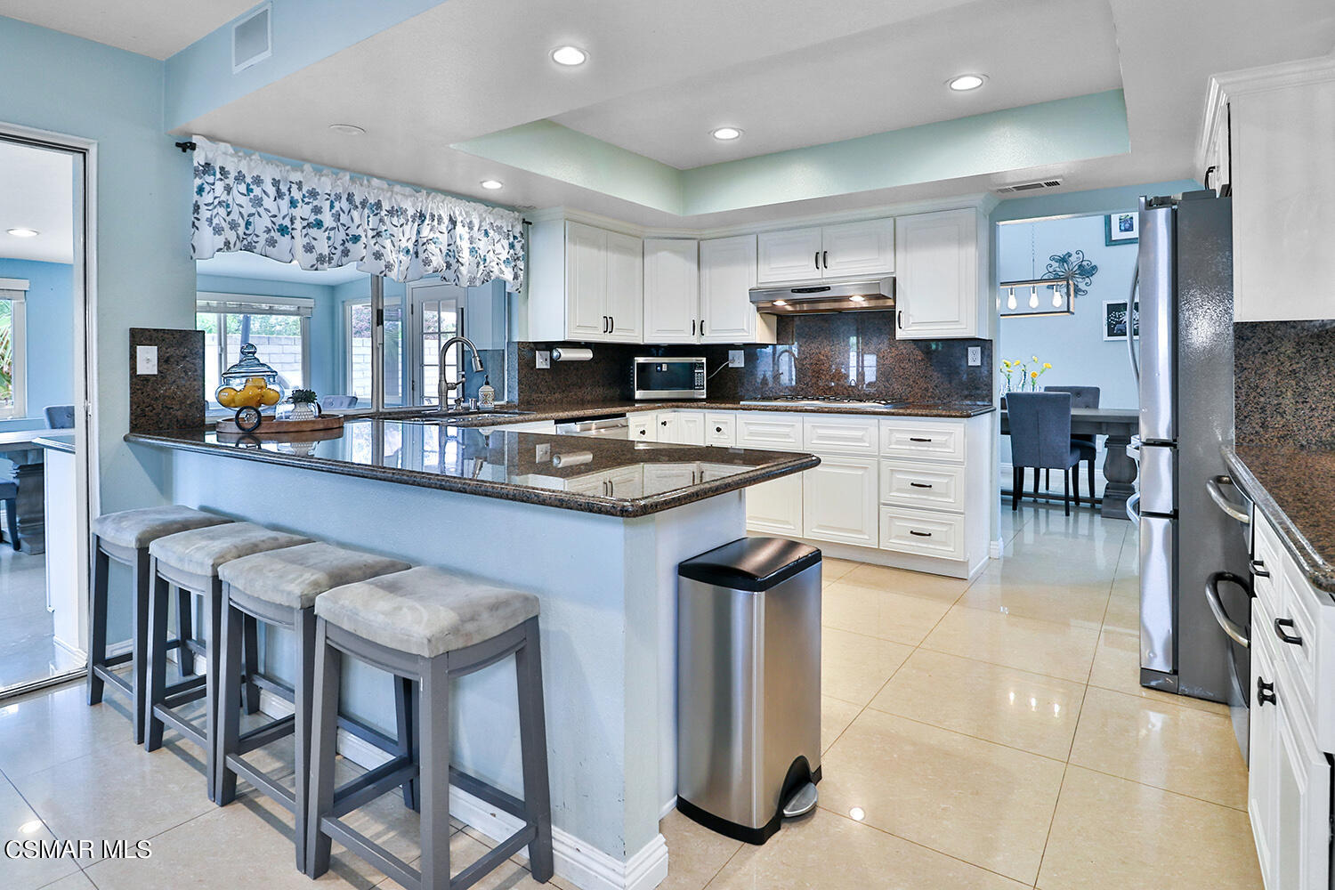 3053 Bianca Circle Simi Valley, CA 93063 - Photo 18 of 73 dKitchen2