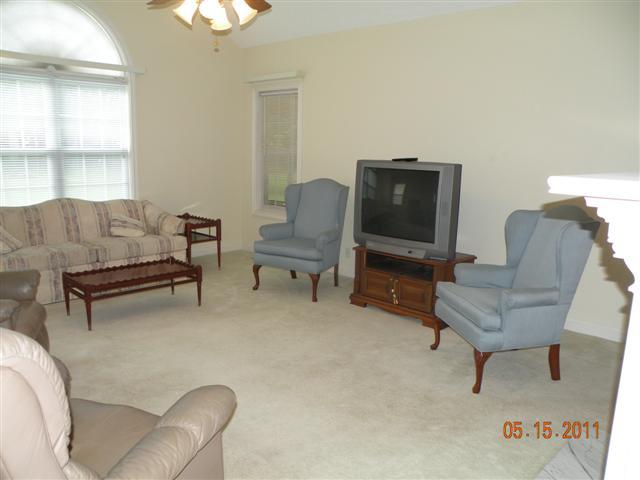 1007 Lorilei Lane Springfield, TN 37172 - Photo 10 of 16 Living Room