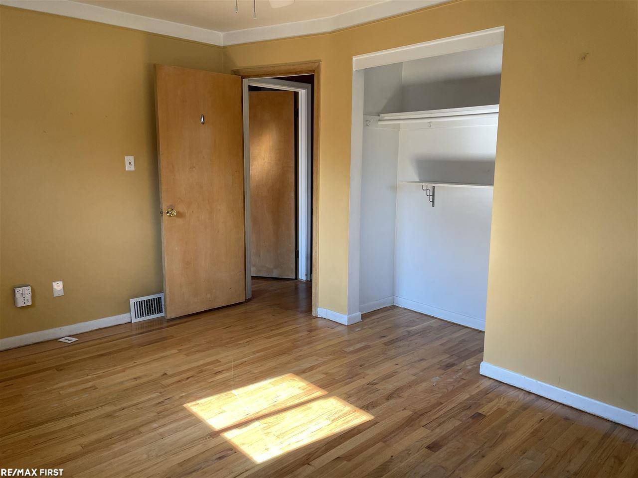 35143 Rutherford Street Clinton Township, MI 48035 - Photo 15 of 24 50053610-14.JPG