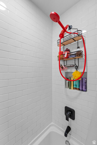 257 200 South Provo, UT 84606 - Photo 18 of 40 Bathroom with shower combination