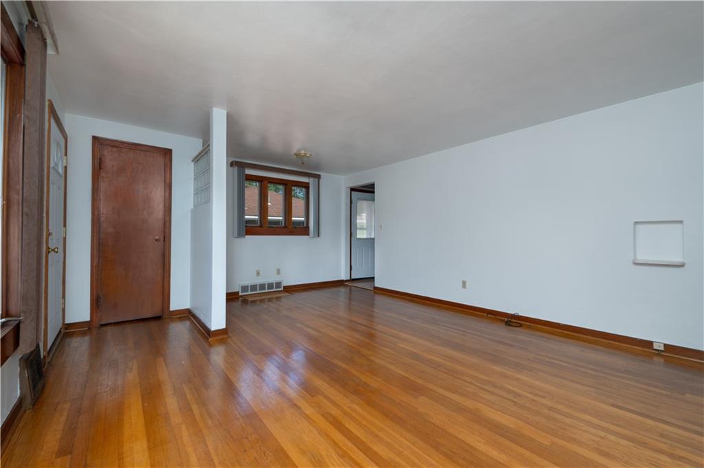 277 Idlewood Road Pittsburgh, PA 15235 - Photo 2 of 14