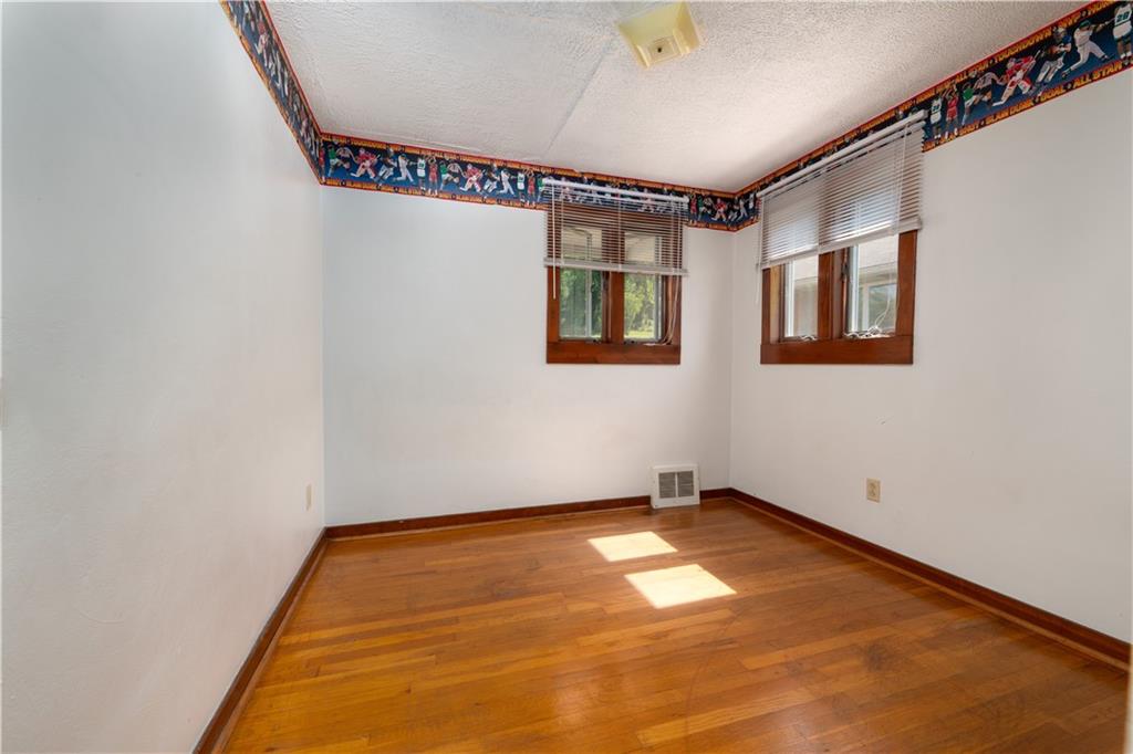 277 Idlewood Road Pittsburgh, PA 15235 - Photo 6 of 14