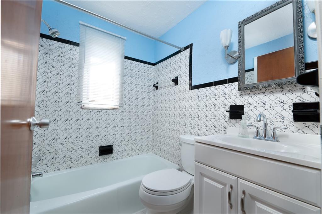 277 Idlewood Road Pittsburgh, PA 15235 - Photo 7 of 14