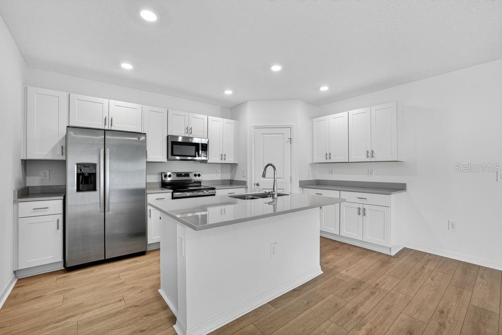 12490 Gust Court Hudson, FL 34669 - Photo 6 of 46