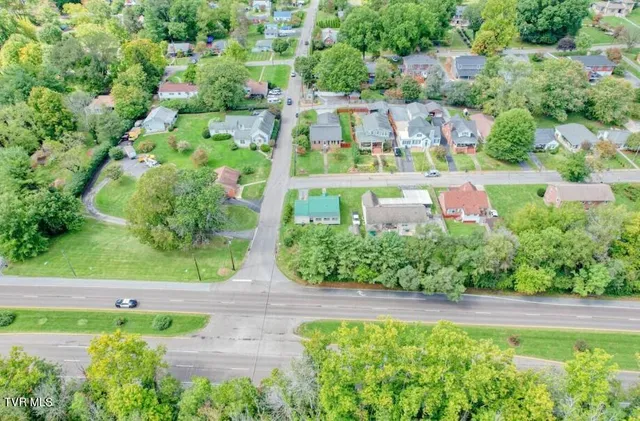 $2,000 | 1321 7th Avenue, Bristol, TN 37620