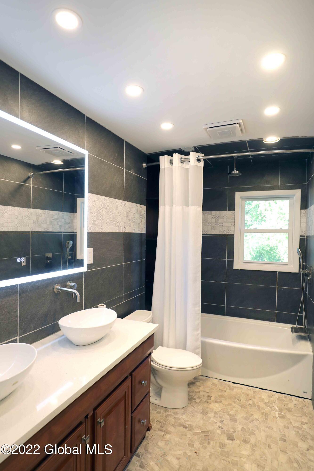 185 Cramer Road Malta, NY 12020 - Photo 8 of 20 Full bath