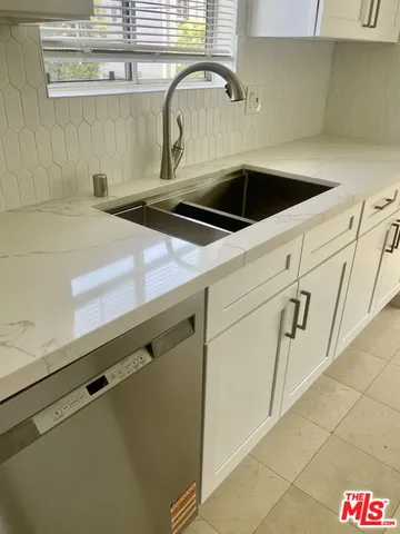 a close view of sink and tap