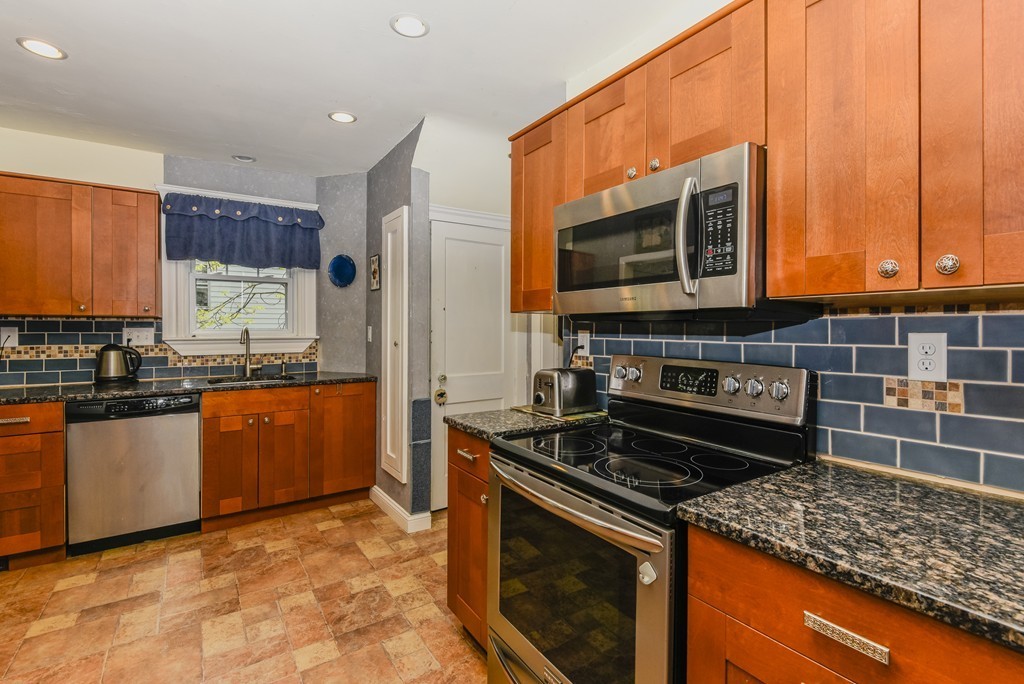 8 Reed Street Dedham, MA 02026 - Photo 11 of 26 Gallery Image 11