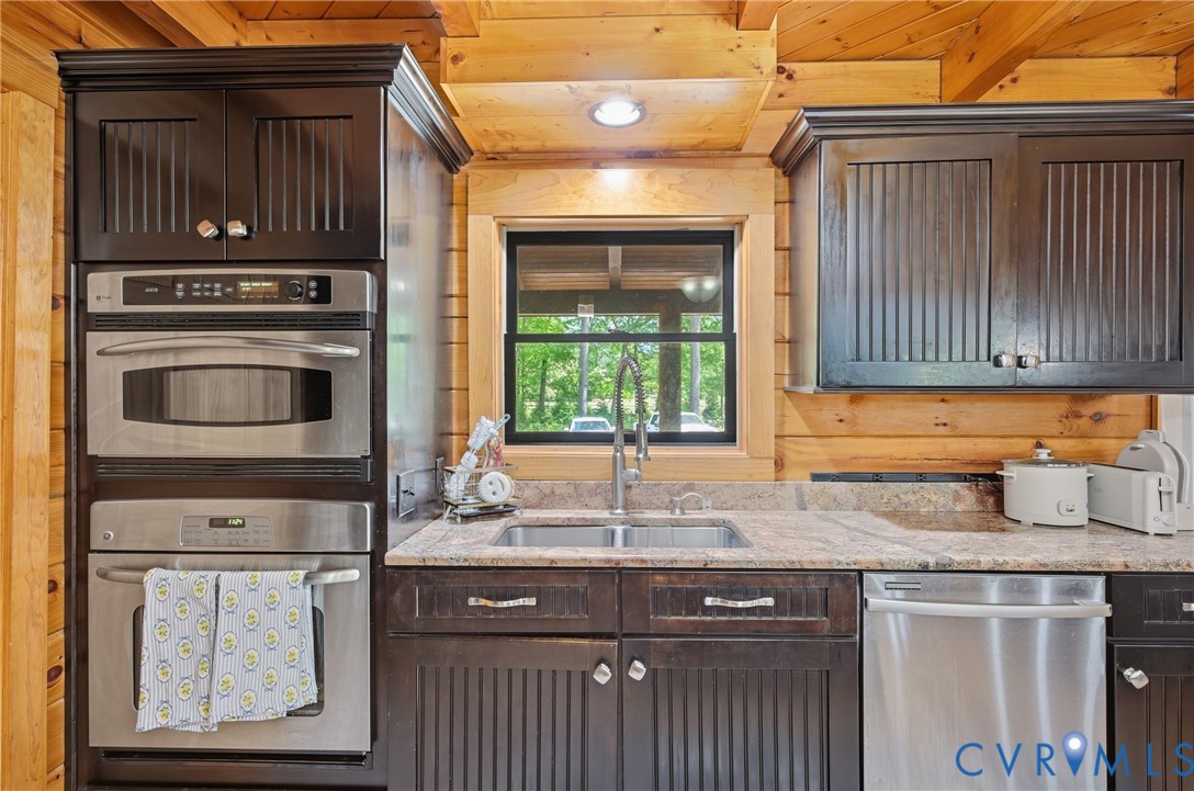 8401 Hicks Island Road Lanexa, VA 23089 - Photo 13 of 46