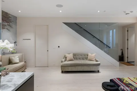 $19,900,000 | 2833 Vallejo Street, San Francisco, CA 94123