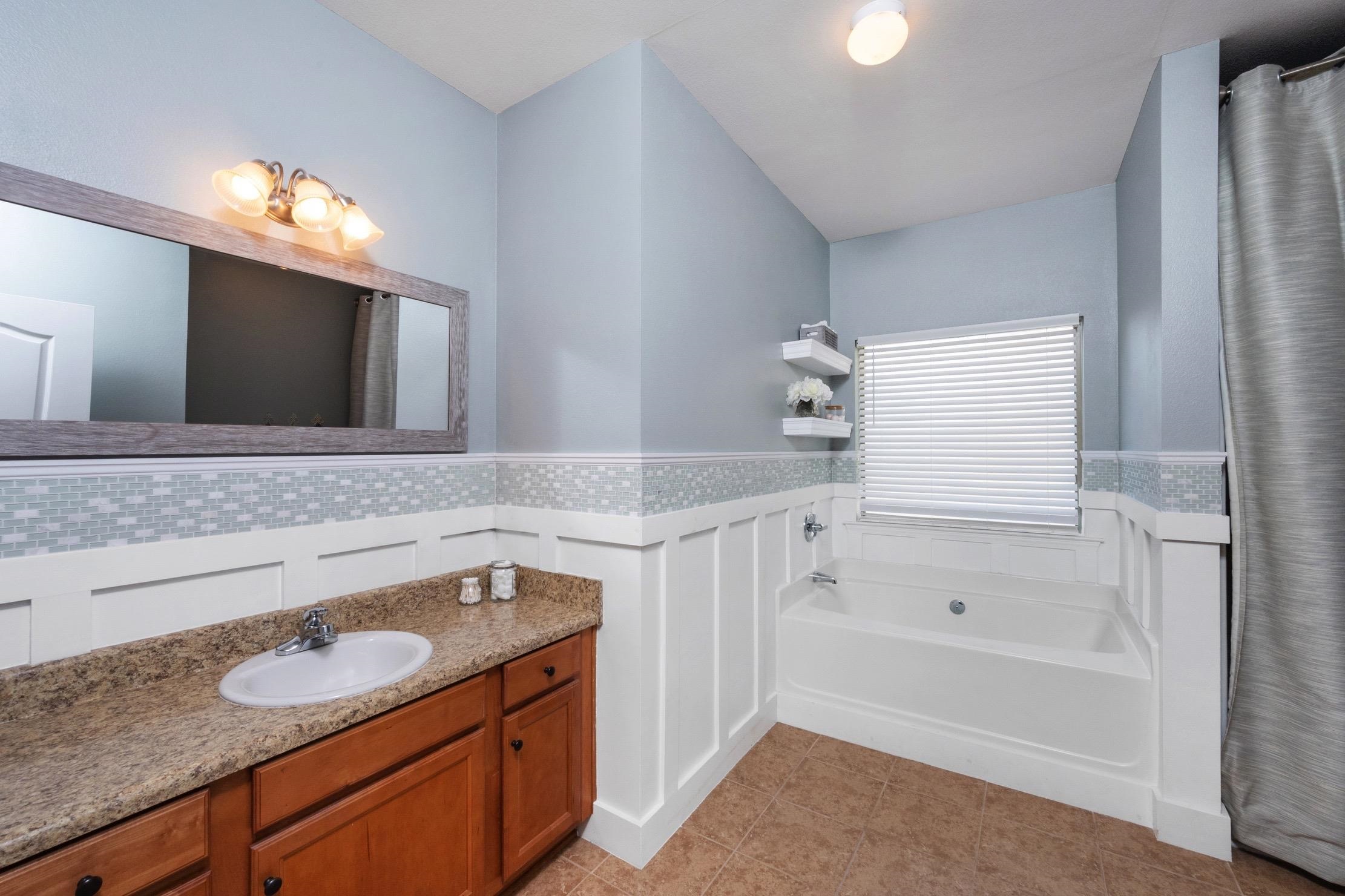 10184 Fionn Loop Daphne, AL 36526 - Photo 5 of 32 master bath