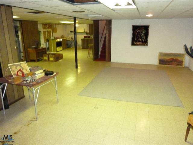 12979 Common Road Warren, MI 48088 - Photo 12 of 12 31120369-11.JPG