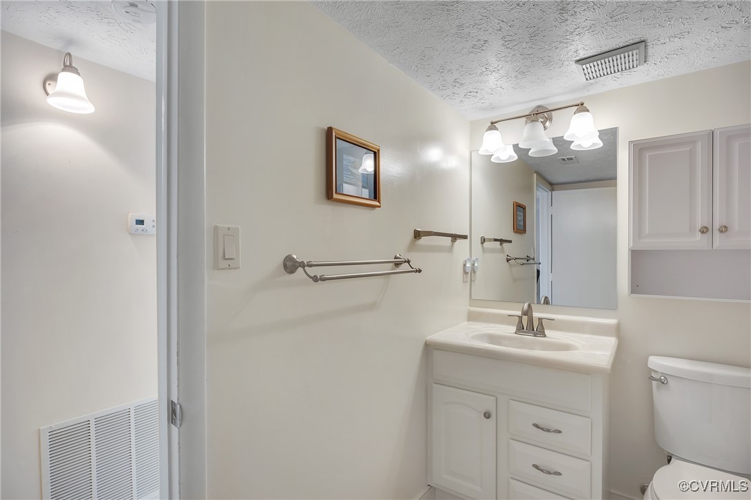 1505 Regency Woods Road, Unit 101 Henrico, VA 23238 - Photo 22 of 25 Bathroom