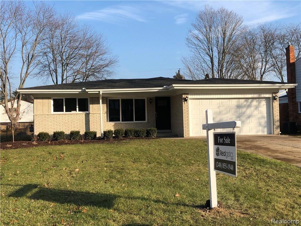 23700 Rockingham Street Southfield, MI 48033 - Photo 2 of 43 IMG_2894.JPG
