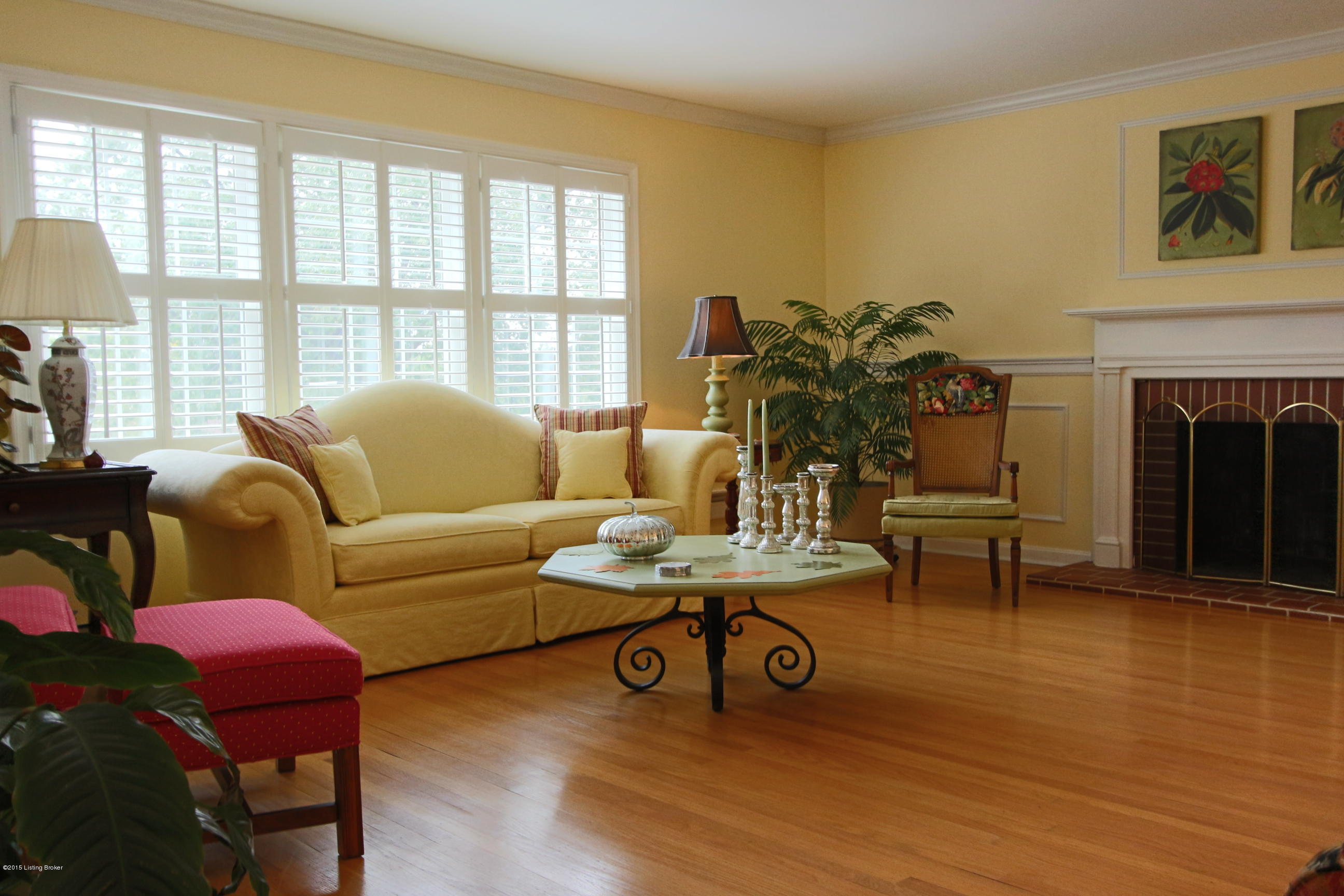 501 Hill Ridge Road Louisville, KY 40214 - Photo 8 of 46 Living Room 2
