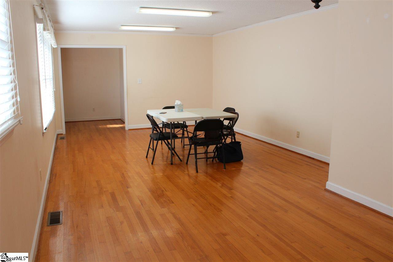 3015 Roper Mountain Road Simpsonville, SC 29681 - Photo 8 of 36 Gallery Image 8