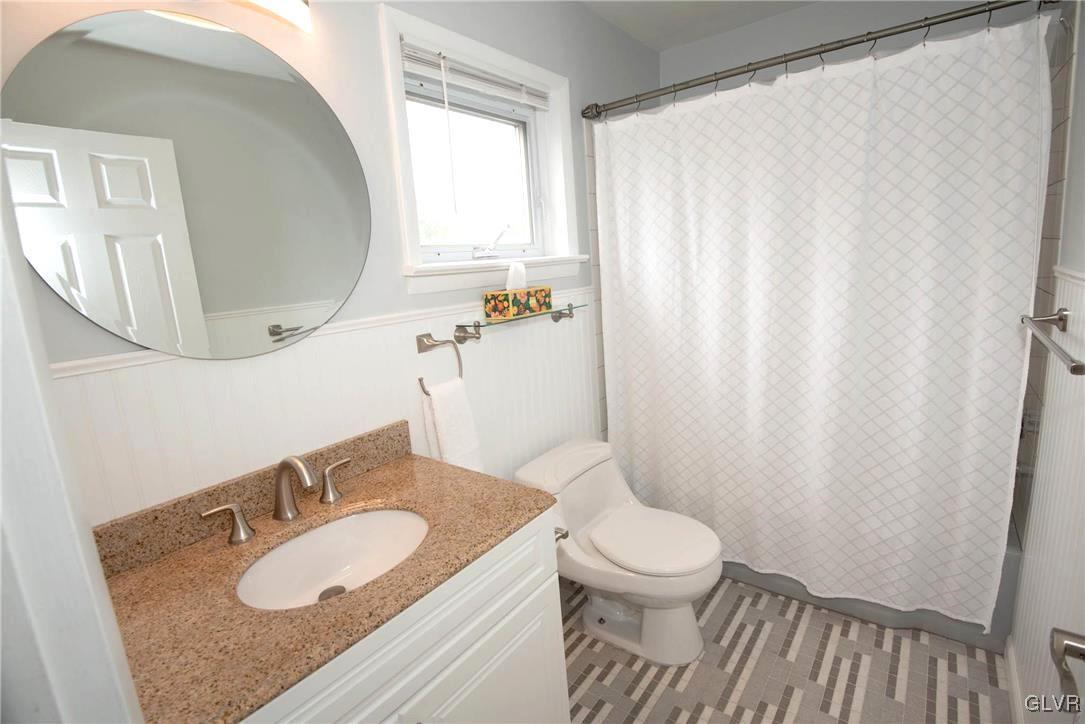 2533 Nottingham Road Bethlehem, PA 18017 - Photo 12 of 30 Hall Bath