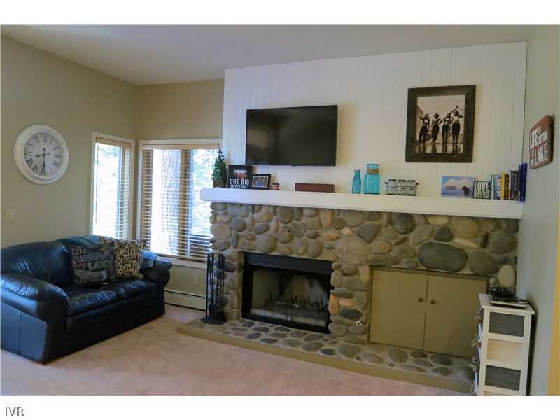 931 Incline Way, Unit 239 Incline Village, NV 89451 - Photo 19 of 34 Living Room.