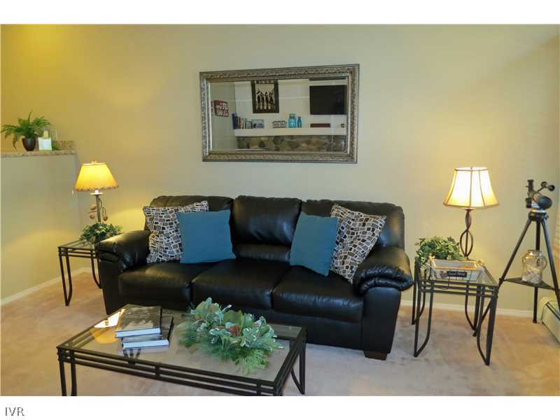 931 Incline Way, Unit 239 Incline Village, NV 89451 - Photo 20 of 34 Living Room.