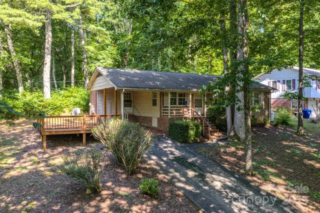 $319,500 | 17 Sitar Lane, Saluda, NC 28773