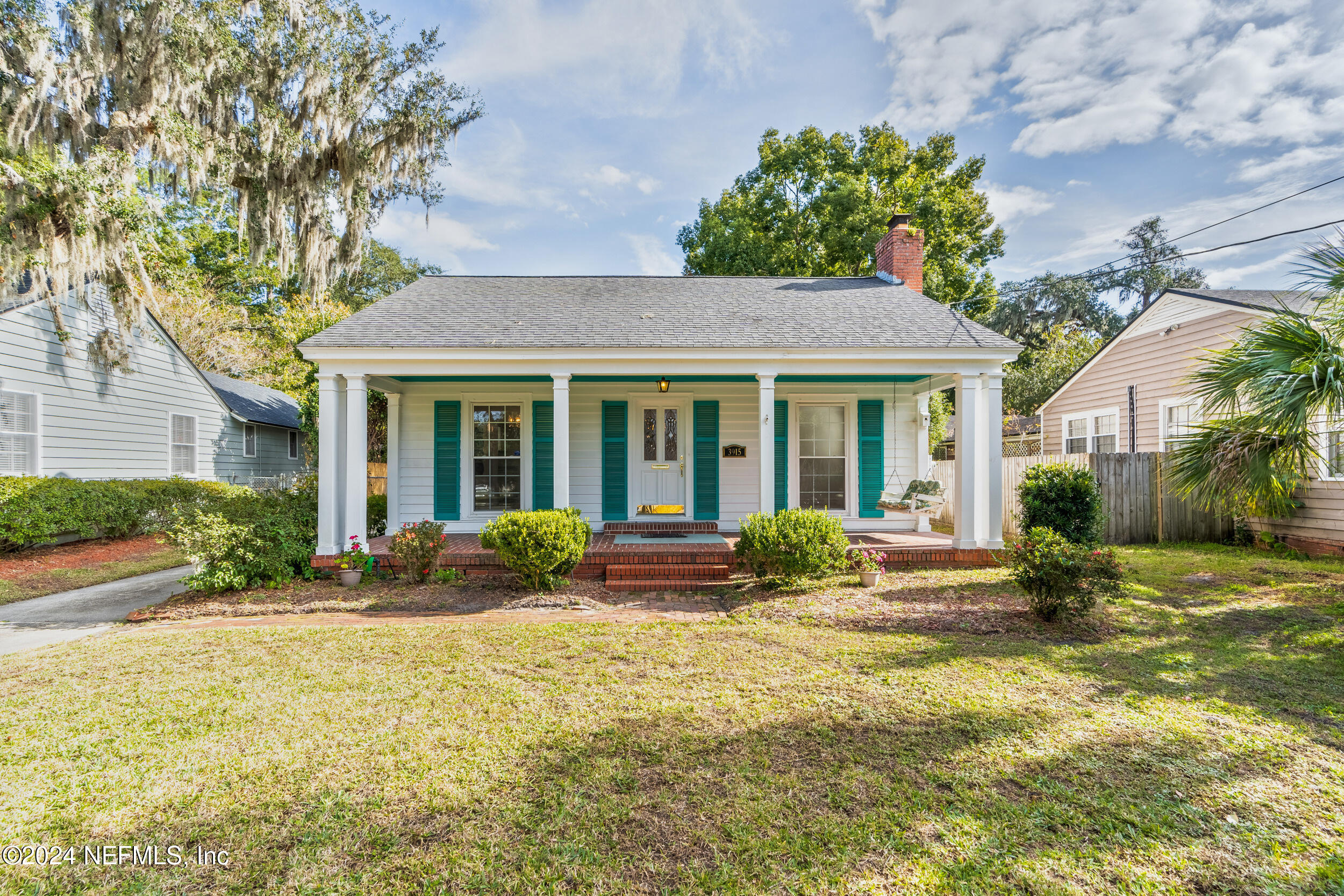 3915 Gadsden Road Jacksonville, FL 32207 - Photo 1 of 27 Front close