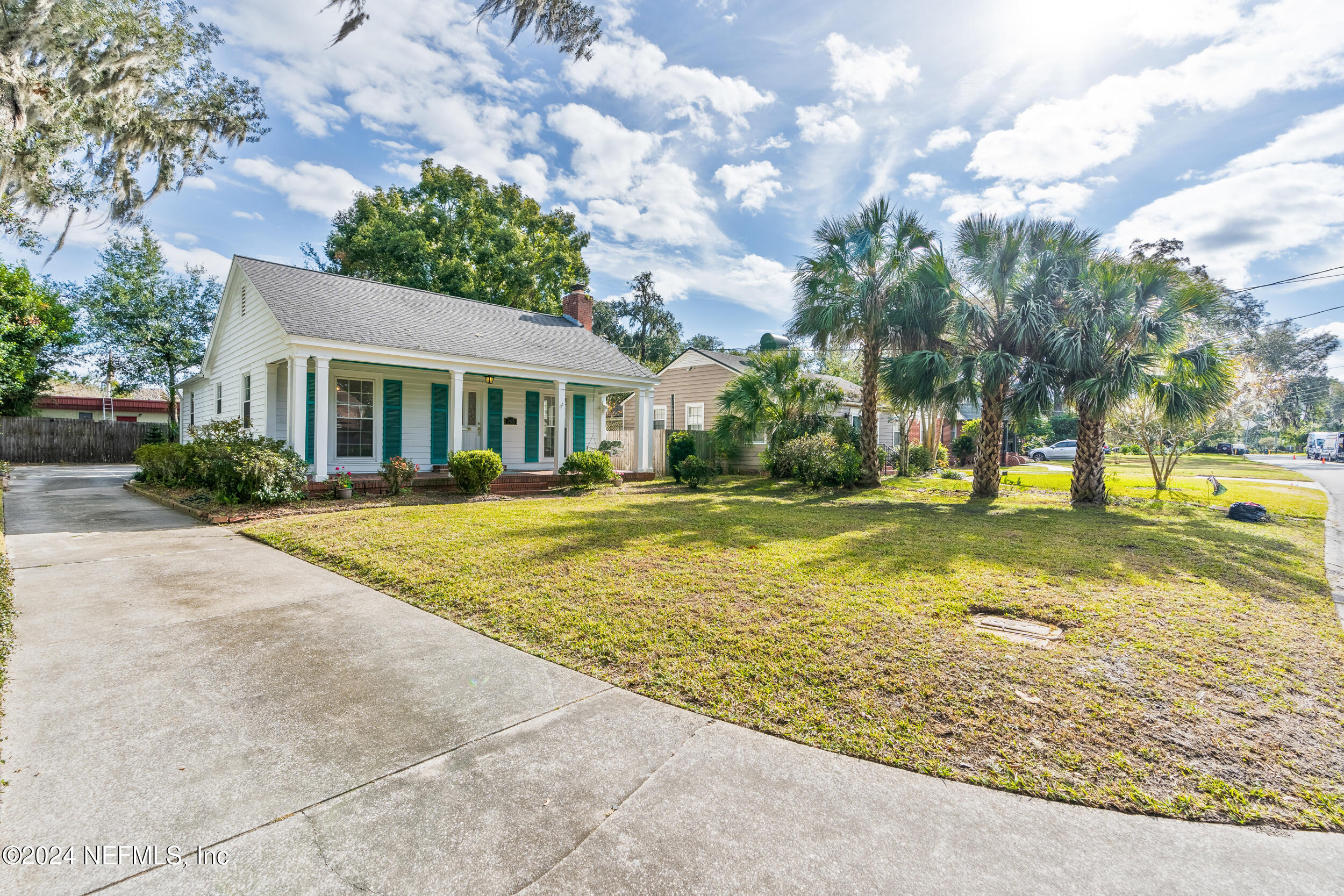 3915 Gadsden Road Jacksonville, FL 32207 - Photo 3 of 27 front side