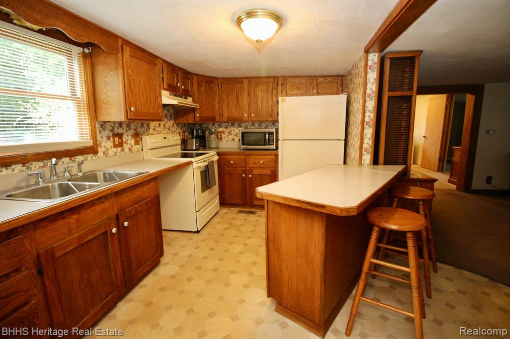 11909 South Nicholson Road Perry, MI 48872 - Photo 5 of 39