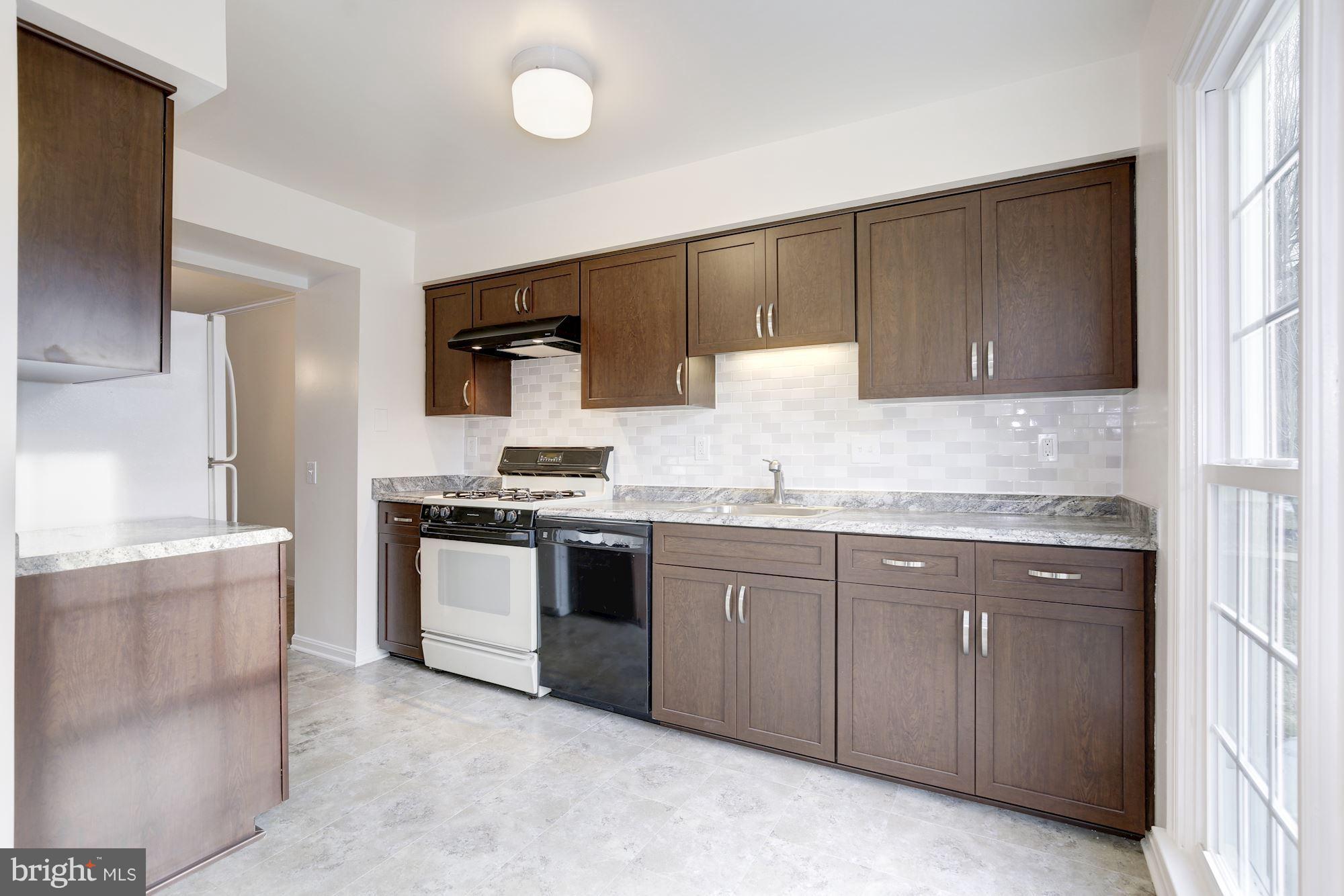 216 Finale Terrace Silver Spring, MD 20901 - Photo 9 of 30