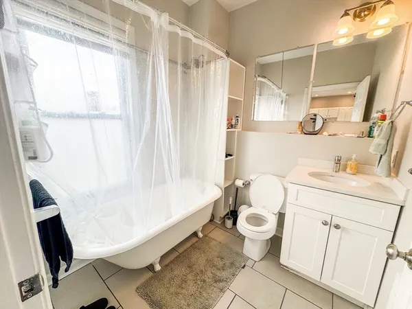 $6,800 | 107 Columbia Street, Unit 3, Cambridge, MA 02139