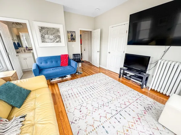 $6,800 | 107 Columbia Street, Unit 3, Cambridge, MA 02139